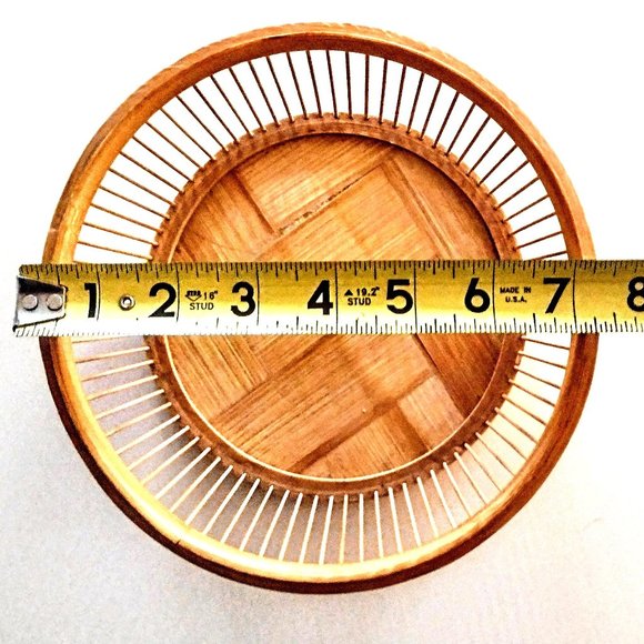 VTG Ribbed Bamboo Basket w/Lid ~ 7.25" Diam. Intricate 2-Tone Woven Inset ~ EVC! - Picture 12 of 12
